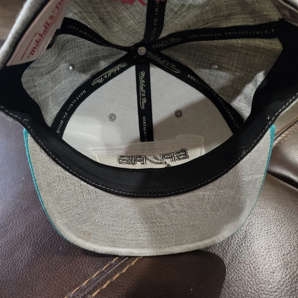 SPURS Cap - Picture 5 of 5